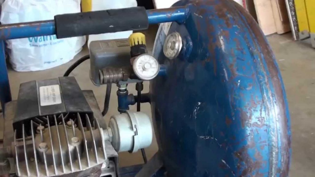 How to Drain an Air Compressor? (Guide 2020) Homenewtools